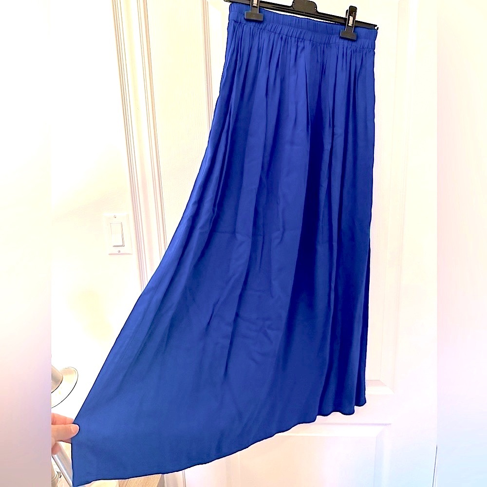 BN Tailor-made blue maxi skirt